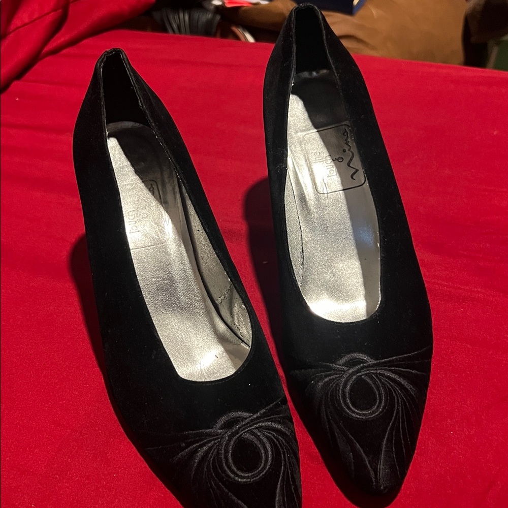 Touch of Nina Black Velvet Heels